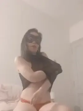Labrunettee  live sex cam