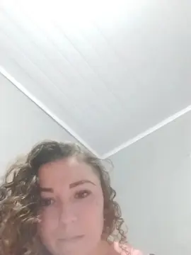 Julinhaahot  live sex cam