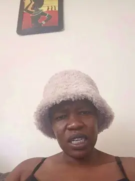 Freakygal25  live sex cam