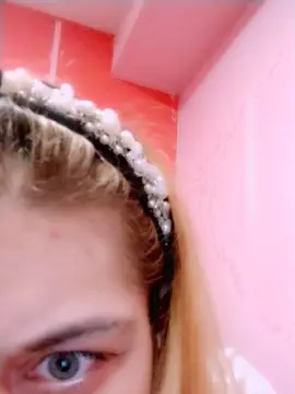 Geeniebabyxxx  live sex cam