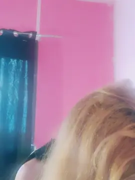 Geeniebabyxxx  live sex cam