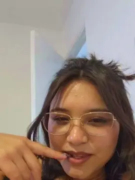 Onemy  live sex cam