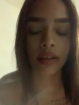 Amigasbaaby  live sex cam