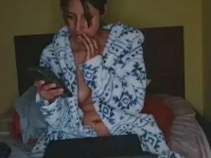 Mindymiaw  live sex cam