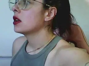 Owly_bloom  live sex cam