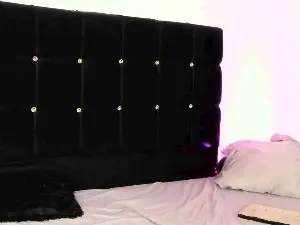 Renatawilsom  live sex cam