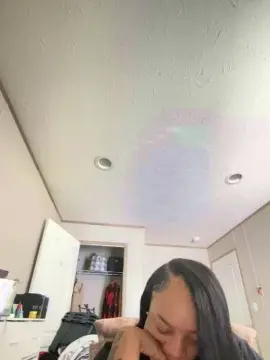 Butterlovee  live sex cam