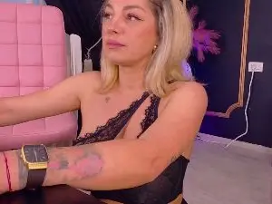 DeeaDiamond  live sex cam