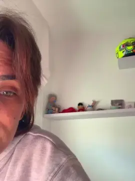 Irisssh32  live sex cam