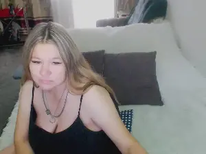 Tvikssweetco  live sex cam