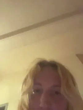 Doyouloveme  live sex cam