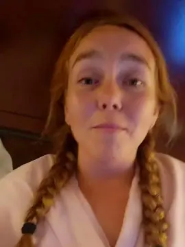 PrettyRed  live sex cam