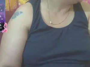 Priyaslay  live sex cam
