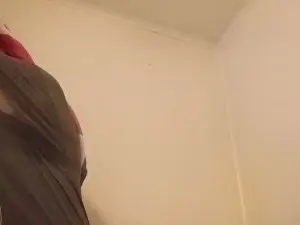 Shyredhead26  live sex cam