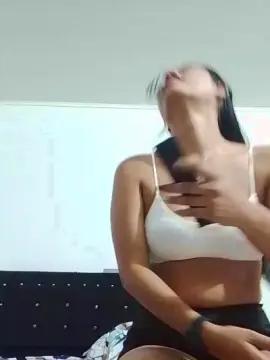 Luhelen4  live sex cam