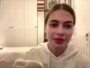 EmmaKerins  live sex cam