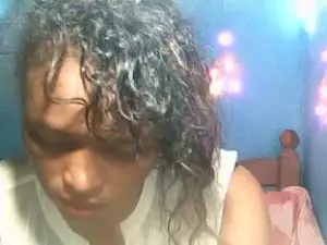 Pricylah  live sex cam