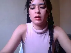 Ghibligirl2  live sex cam
