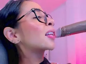 Sophierooy2  live sex cam