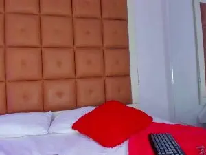 AmberrRossee  live sex cam