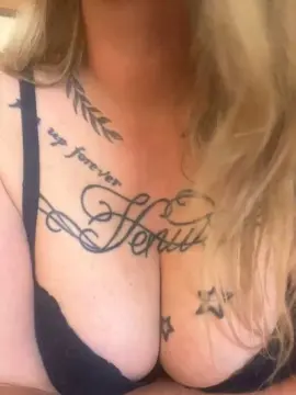 Coeursurtoi333  live sex cam