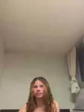 Emily2991  live sex cam