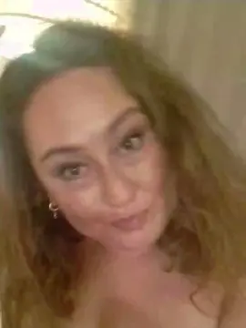 Gatitamadurita  live sex cam