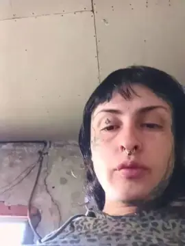 Vide0g1rl  live sex cam