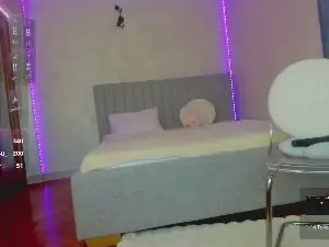 SelenaReeves  live sex cam