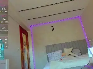 SelenaReeves  live sex cam