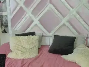 Misslittlee  live sex cam