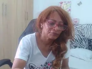 BustyXMilf  live sex cam
