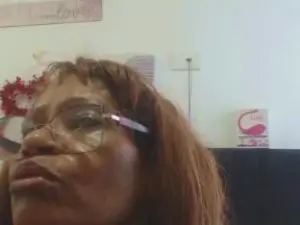 BustyXMilf  live sex cam