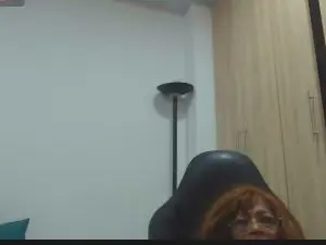 BustyXMilf  live sex cam
