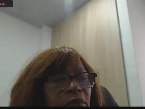 BustyXMilf  live sex cam