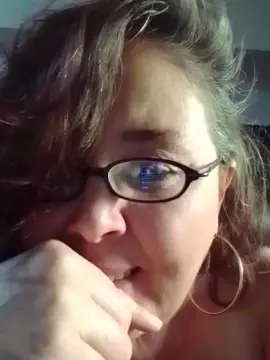 Bigmummy4  live sex cam