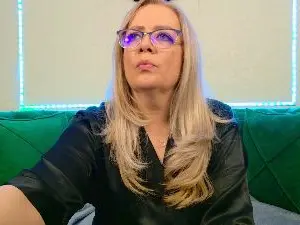 LadyIvana  live sex cam