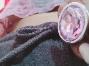 Tremenda22  live sex cam