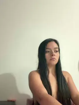 Valery220  live sex cam