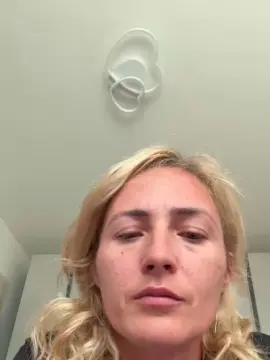 Farfalina  live sex cam