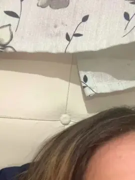 Isadora43  live sex cam