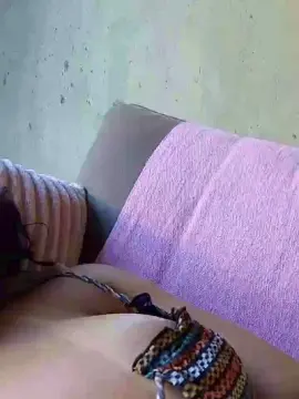 Ruivinha52  live sex cam