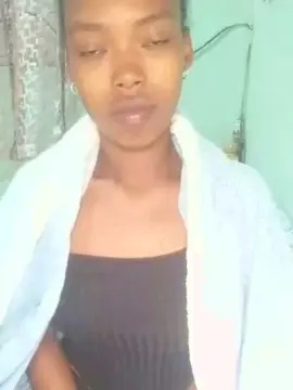 Tinah23  live sex cam