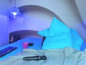 MelanieRoux  live sex cam