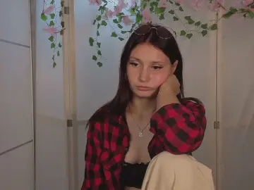 QueenieUmbel  live sex cam