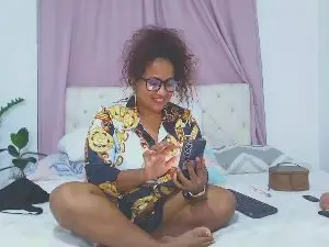 Spicyhanna  live sex cam