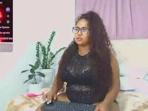Spicyhanna  live sex cam