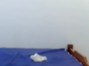 Titsuneven34  live sex cam
