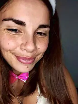 Desiree025  live sex cam