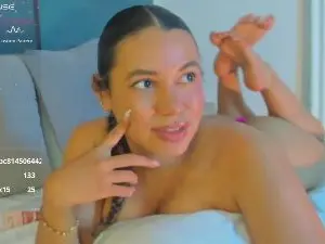 Angie_leonn  live sex cam